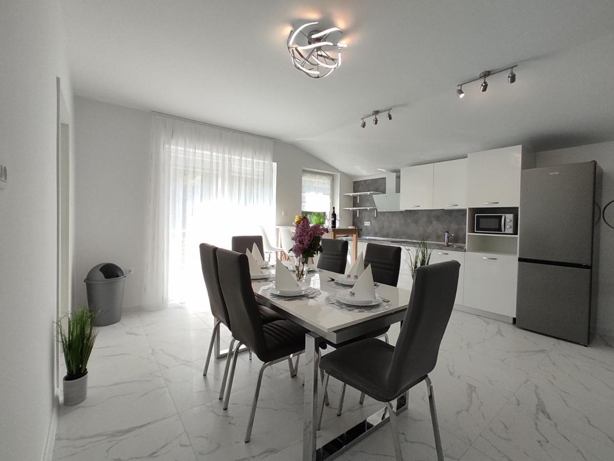 Apartments With A Parking Space Rijeka - 18146 ภายนอก รูปภาพ