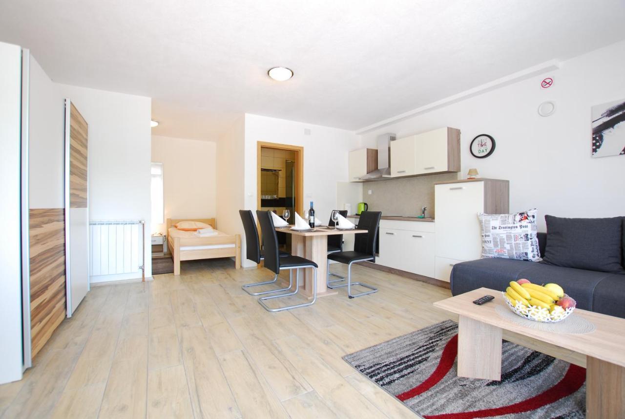 Apartments With A Parking Space Rijeka - 18146 ภายนอก รูปภาพ