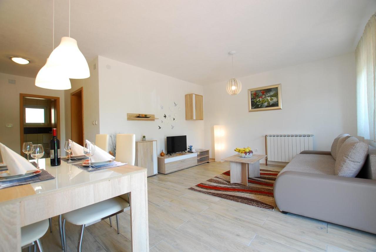 Apartments With A Parking Space Rijeka - 18146 ภายนอก รูปภาพ